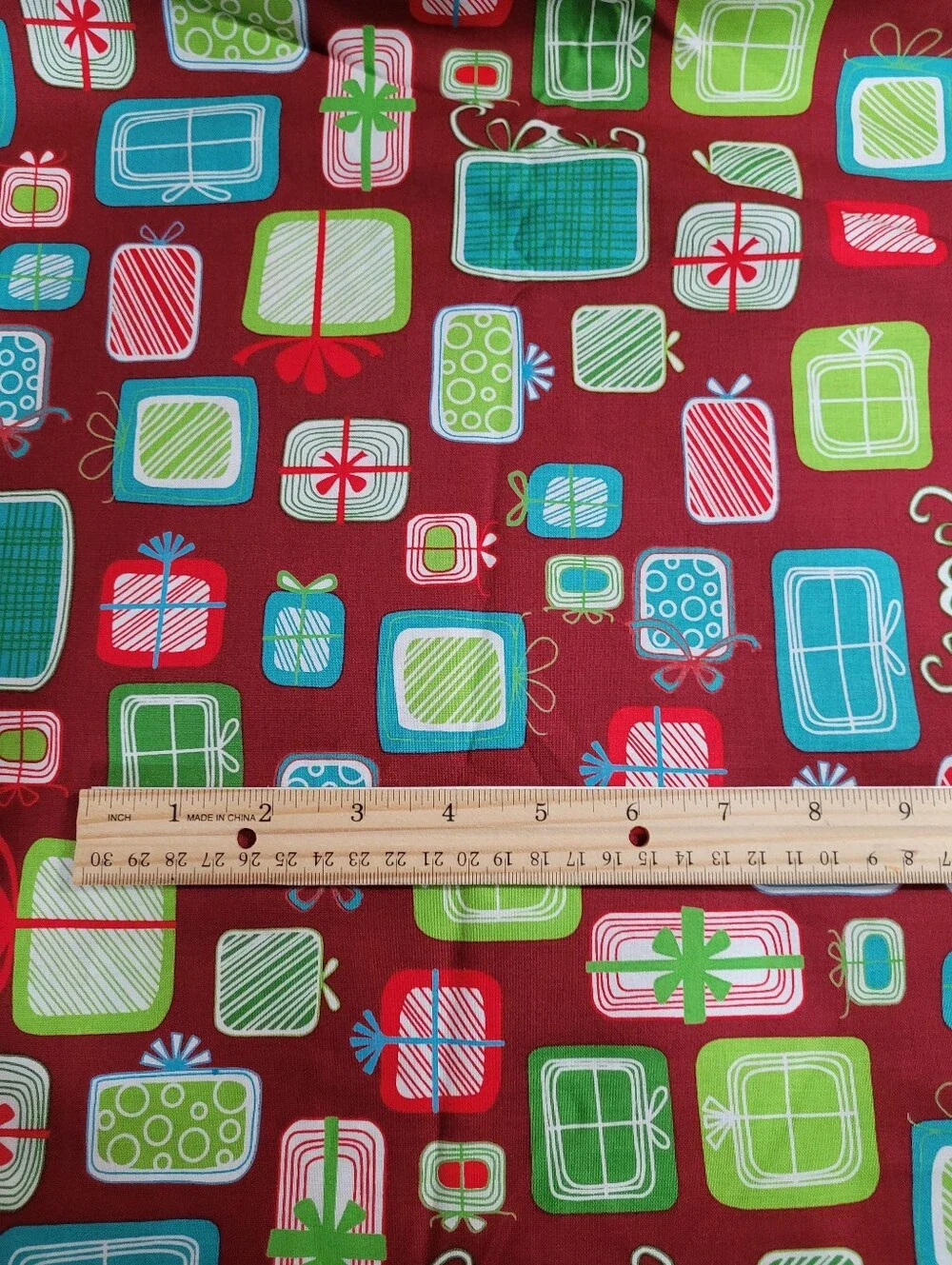 Merry Holiday M' Liss Retro Inspired Gift Theme Sewing Fabric 2 Yards (1493)